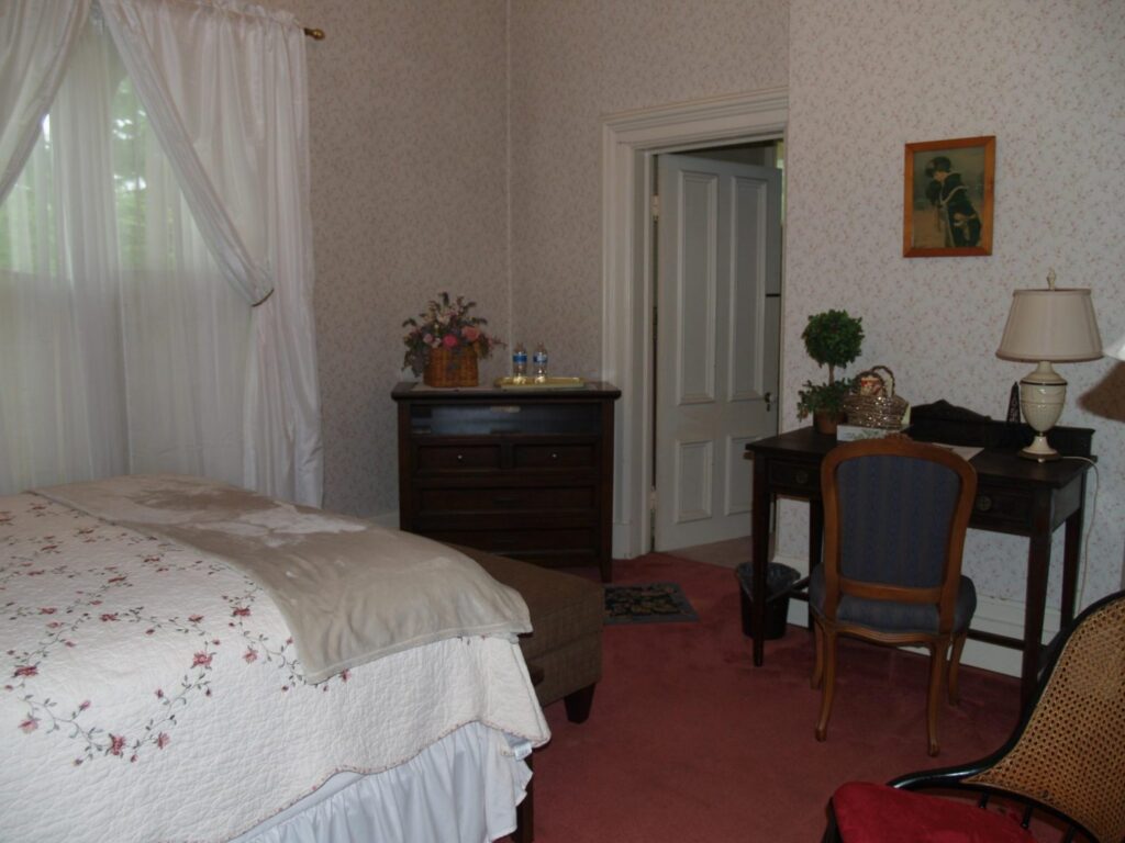 Picture of the Tarbell Room from the door